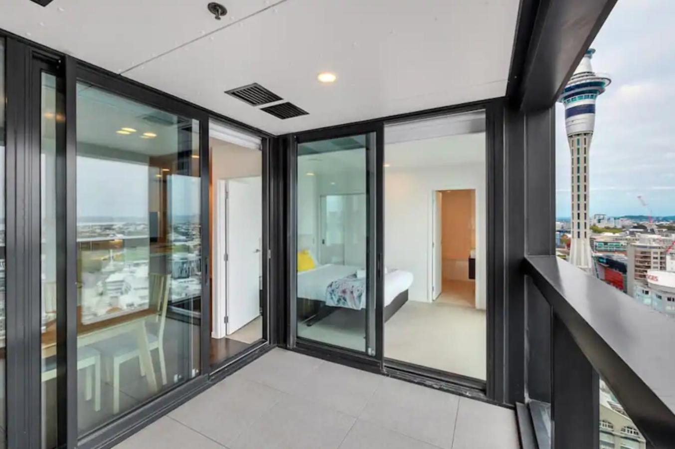 Magnificent Harbour View Skytower View Apartment In Cbd Auckland Exterior foto